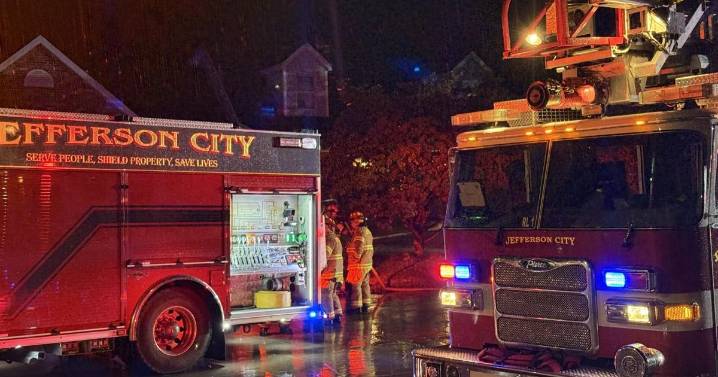 Jefferson City Fire Department responds to building fire