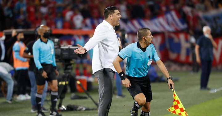 ¿Regresa un viejo conocido? Este sería el reemplazo de Gabriel Raimondi como técnico de América de Cali