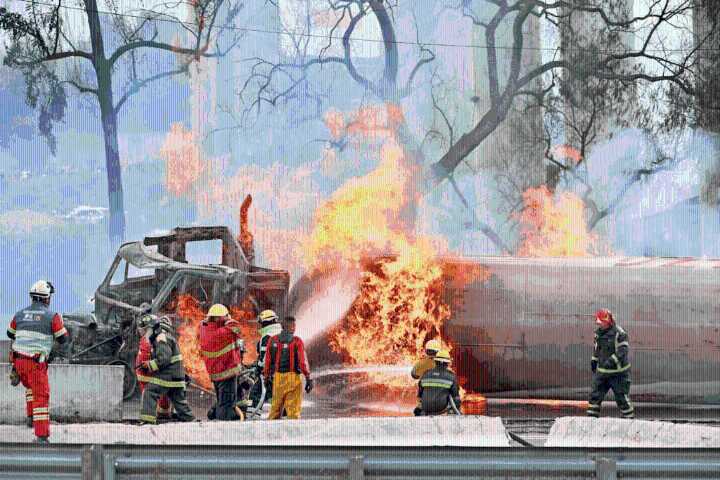 Sube a 10 cifra de fallecidos por explosión de pipa de gas en Puente de la Concordia