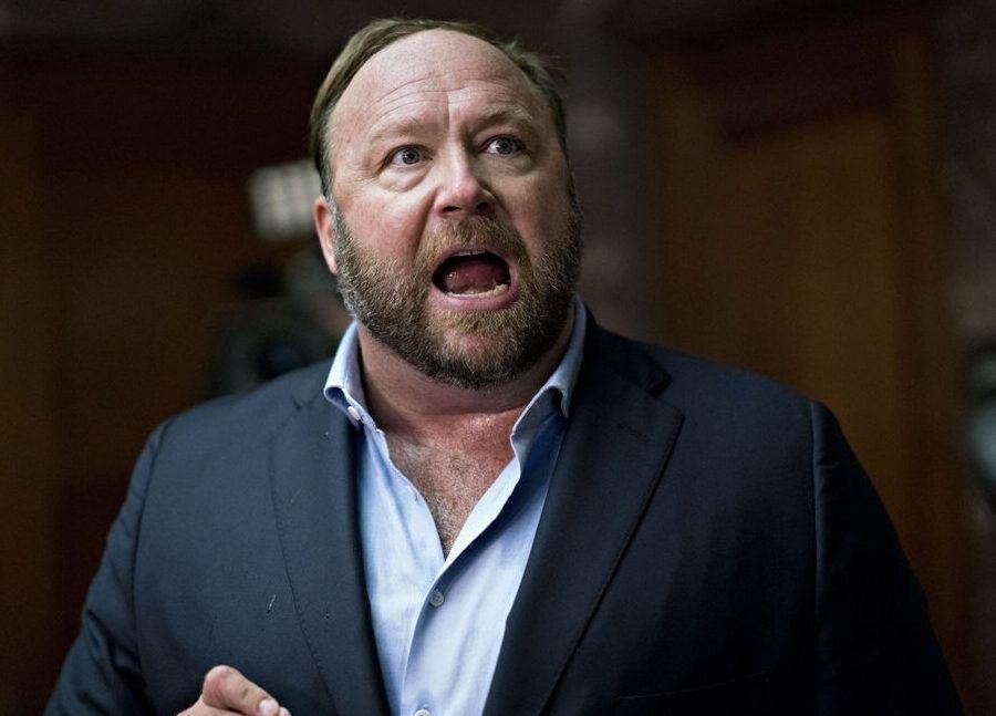 Alex Jones takes $1-billion Sandy Hook judgment to U.S. Supreme Court