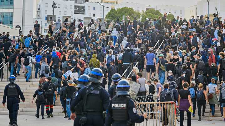 Francia vive protestas antigubernamentales masivas bajo el lema "Bloqueemos todo" (+Videos)