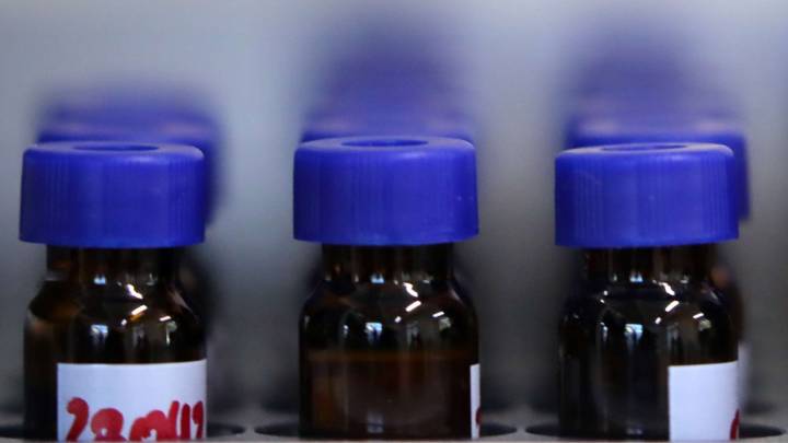 Retiran lotes de conocido producto farmacéutico para tratar dolores bucales: Posee "parámetro inaceptable" de benzocaína