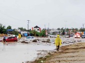 ‘Huracán Lorena’ causa estragos y aún no toca tierra; suspenden clases en Sonora y BCS