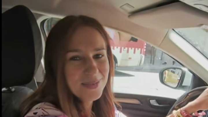 Lleva a una pareja en su taxi por Granada y, cuando se va a bajar él, ve algo dentro por lo que la manda a parar: "Y no me dio propina"