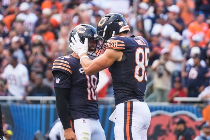 Caleb Williams ties career high with 4 TD passes, Ben Johnson gets 1st win as Bears beat Cowboys