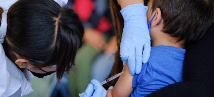 VACUNAS. LANZAN CAMPAÑA DE REFUERZO PARA INFANCIAS DE 5 Y 11 AÑOS Y EMBARAZADAS