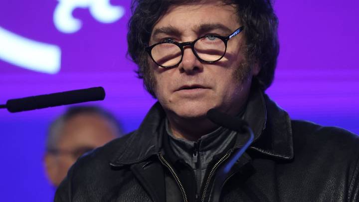 La Bolsa de Buenos Aires sufre un desplome del 12,4% tras el duro revés electoral de Milei