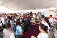 Gobierno del Pueblo lleva bienestar a familias de Comalcalco