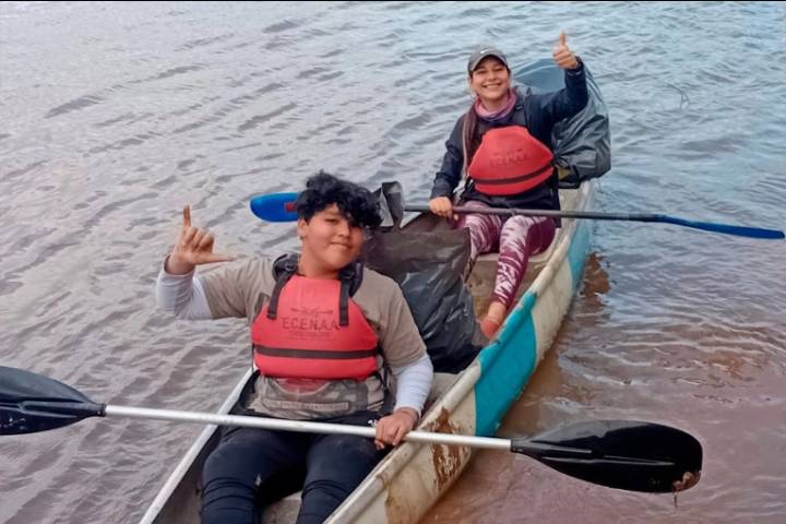 Escuela de Canotaje realizó una limpieza del río y pidió mayor conciencia social