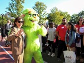 Kathy Hochul lanzó una bizarra estrategia contra el uso de celulares en las aulas de Nueva York