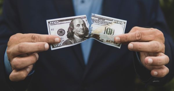 Se despide el dólar: prohíben todas las operaciones en más de 25 países y ya lo están reemplazando por esta moneda que pocos conocen