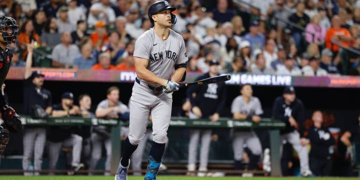 Giancarlo Stanton hits 450th home run of career