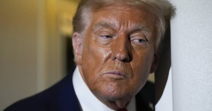 Supreme Court allows Trump to fire Democratic member of FTC