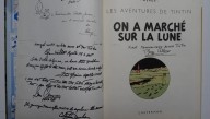 Subastan un cómic de Tintín 'Objetivo: La Luna' firmado por astronautas de las misiones Apolo