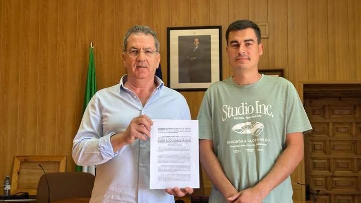 Casatejada declara "non gratos" a los diputados del PSOE en el Congreso por votar en contra de Almaraz