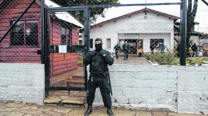 Crisis carcelaria: pide cumplir la prisión preventiva en el penal de Bariloche, pero no hay lugar