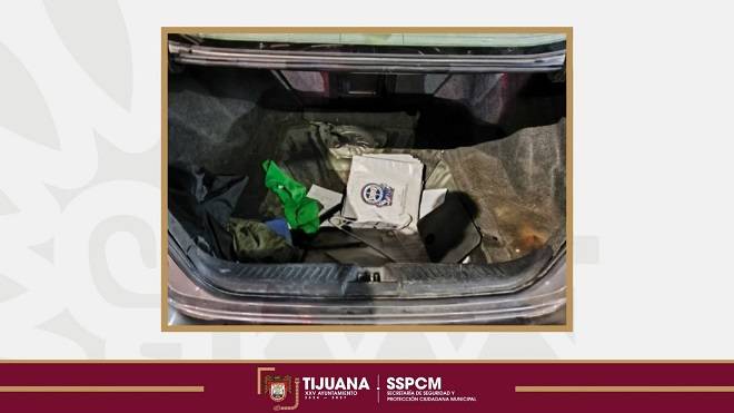 Vietnamitas intentan cruzar a EU en cajuela de auto 