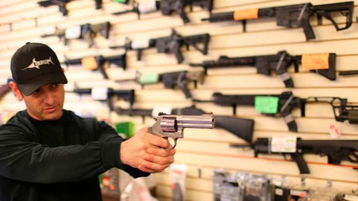 Corte de Apelaciones de Florida Declara Inconstitucional Prohibición de Portar Armas en Público
