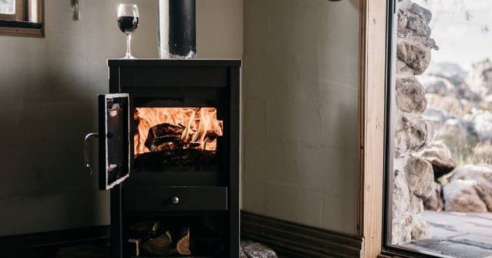 Study finds wood-burning stoves hurt lungs like cigarette smoke