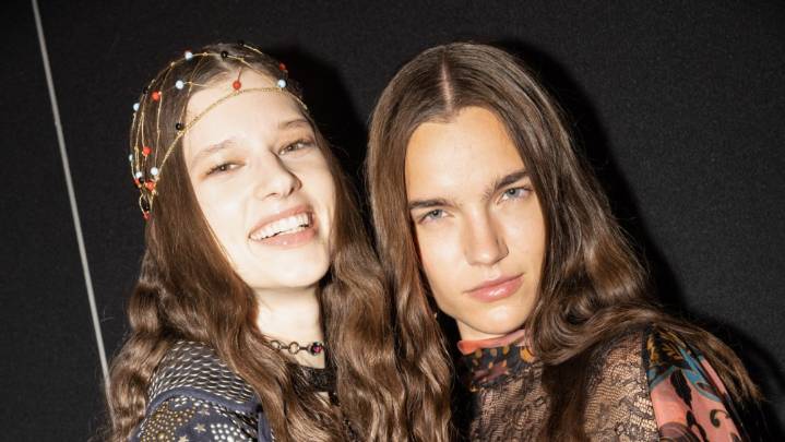 Backstage at Milan Spring 2026 Ready-to-Wear Collection [PHOTOS]