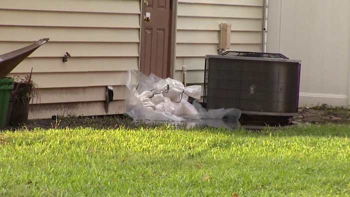 Port Orange family, neighbors struggle with flooding after heavy rain