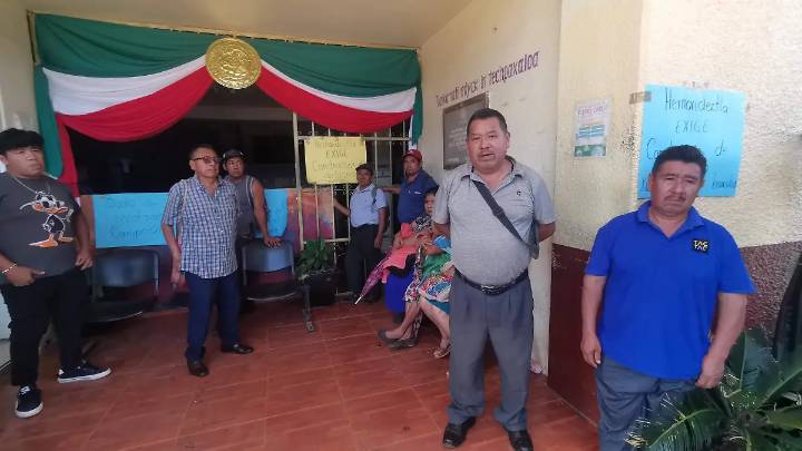 Huautla: Por incumplimiento de obra pobladores cierran presidencia municipal