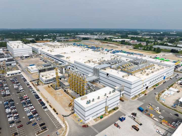 Michigan battery maker tells Korean workers to stay home after ICE raid