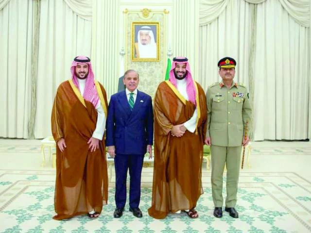 Pakistan, KSA sign defence pact