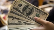 Se disparó el dólar y en algunos bancos superó los $1400