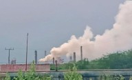 Nube de humo de refinería cubre cielo de Salina Cruz