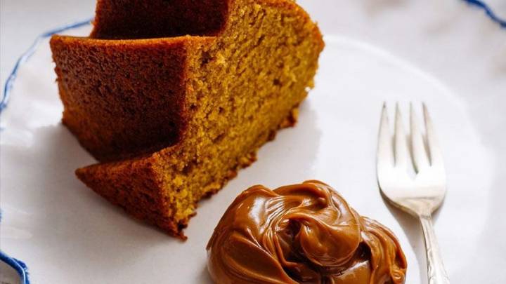 Budín de dulce de leche casero: preparate este postre suave y tentador que se hace rápido y dura varios días