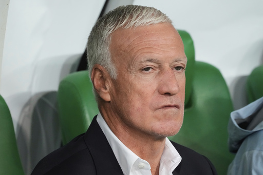 Francia: Deschamps defiende jugar con Dembélé y Doué tras lesiones de astros del PSG