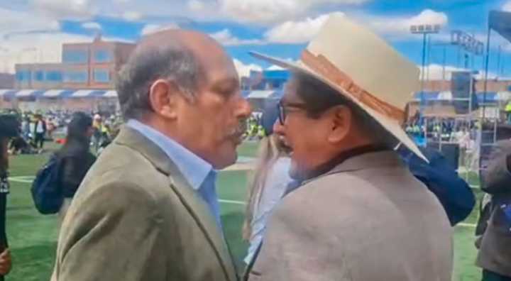 Puno: Congresista Valer empujó y escupió a periodista tras ser cuestionado por terruquear protestas