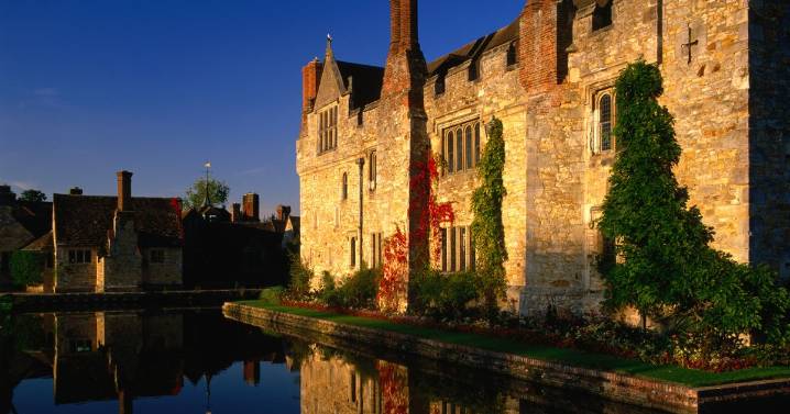 'Beautiful' castle with 'spectacular' autumn gardens is 'not to be missed'