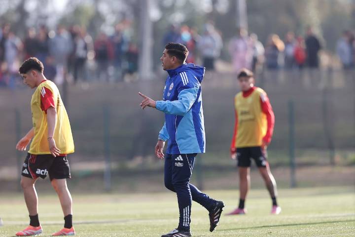 “Queremos reencantar a la gente”: Nicolás Córdova afronta el debut de La Roja en el Mundial Sub 20