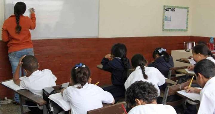 Fenasopadres prevé posibles ajustes en matrícula escolar por variación cambiaria