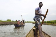 In coastal Ghana, female oyster farmers try to save an old practice threatened by climate change