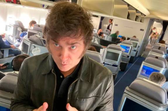 Milei cancela su viaje a España en medio de escándalo y derrota electoral