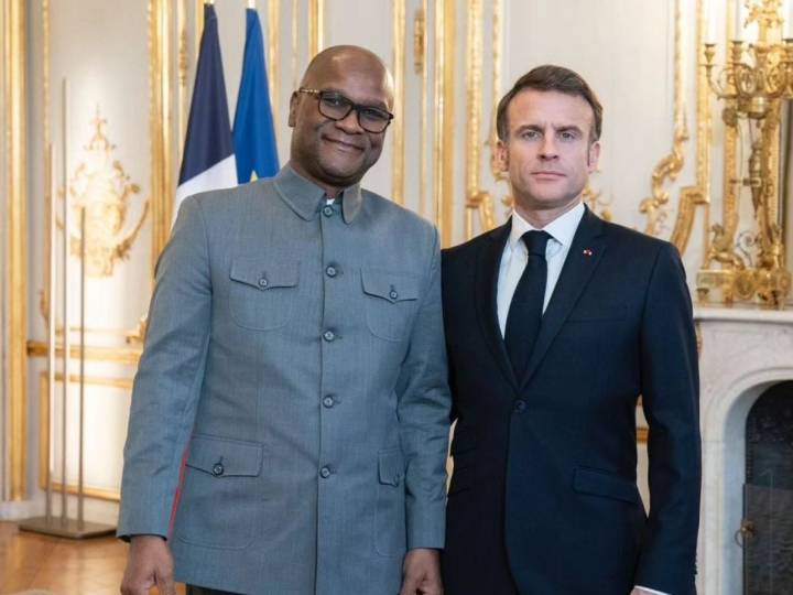 Embajador sudafricano en Francia muerto en París; investigan posible suicidio