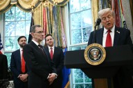 Trump y Pfizer anuncian un acuerdo para bajar los precios de medicamentos