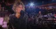 Karol G, primera colombiana en cantar en el Vaticano: así fue su histórica presentación