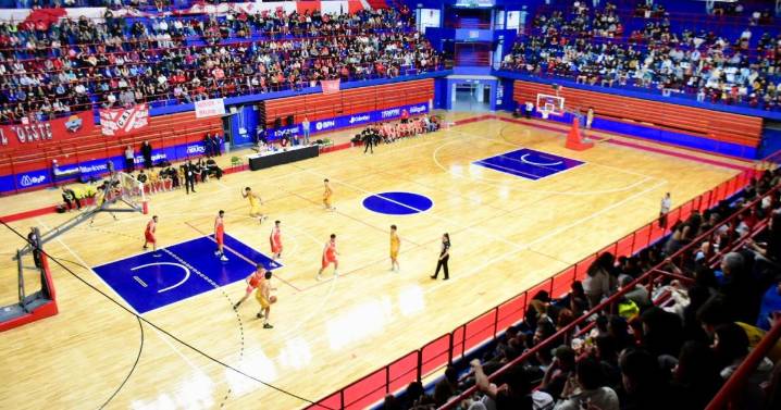 El básquet volvió al Ruca Che, Independiente se quedó con el clásico y acá están las mejores fotos