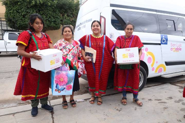 DIF Municipal realiza entrega de kits nutricionales a niñas y niños de pueblos originarios