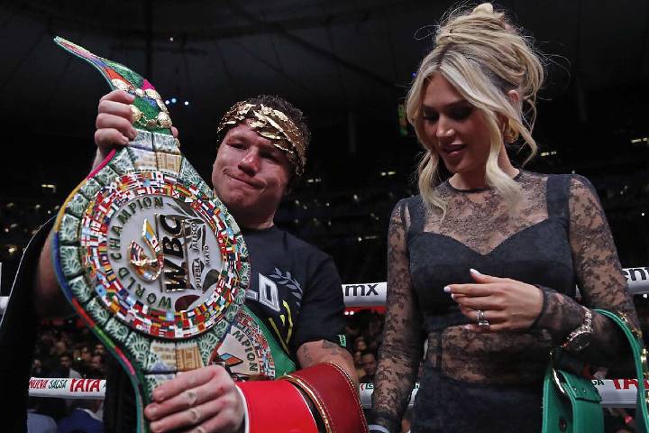 Fernanda, la esposa de Canelo, 'vigiló' de cerca la visita de Sofía Vergara en el vestuario