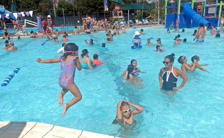 Clarendon Hills swimming pool work on schedule, but park plans delayed