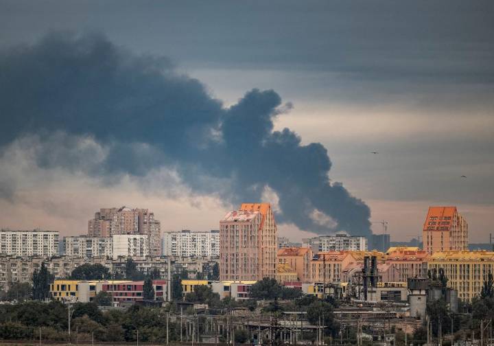 Polonia despliega cazas y cierra parte de su espacio aéreo ante los últimos ataques de Rusia