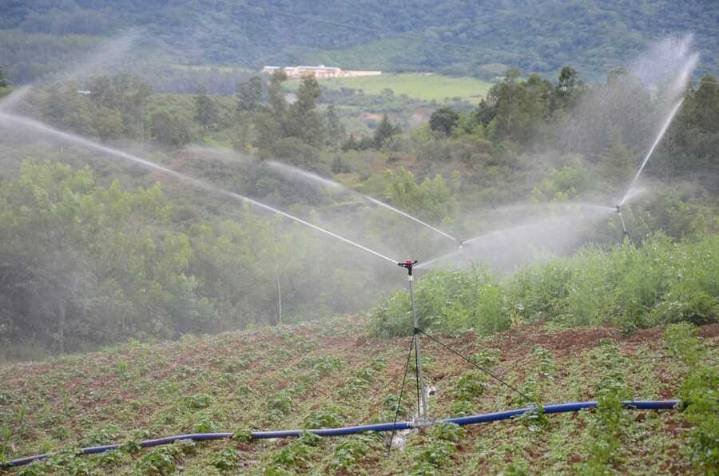 Gobierno anuncia más de 100 millones de dólares en proyectos de agua y riego para Tarija