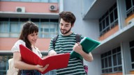 Se abre el plazo para solicitar las nuevas becas por hacer prácticas en España: 1.100 euros mensuales a universitarios