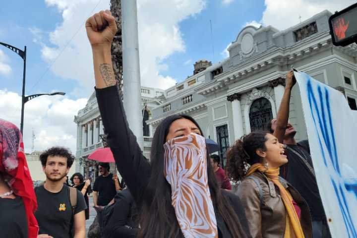 Confronta a UdeG y estudiantes versión sobre permiso para consumir cannabis