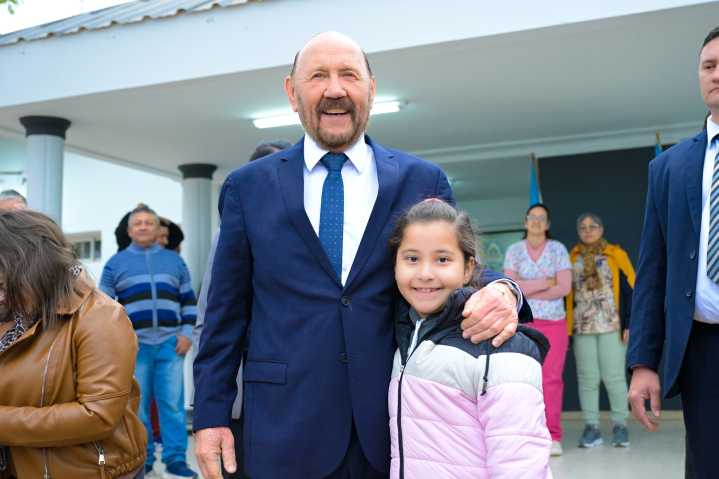 El Gobernador inauguró la EPEP N° 466 en la colonia El Saladillo